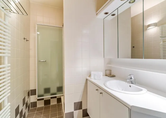 Appartement Zonnig Familie App Op Zeedijk Met Zeezicht Voor 6p Oostende