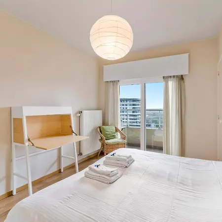 Zonnig Familie App Op Zeedijk Met Zeezicht Voor 6p * Ostende