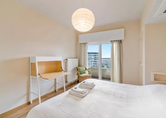 Zonnig Familie App Op Zeedijk Met Zeezicht Voor 6p * Ostende